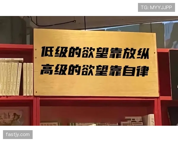 昌雅妮训练完顺手啃个鸡腿，这自律和放纵的切换也太真实了